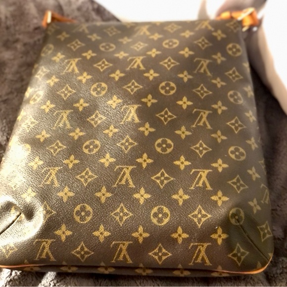 Louis Vuitton Monogram Musette Salsa GM - Picture 8 of 11
